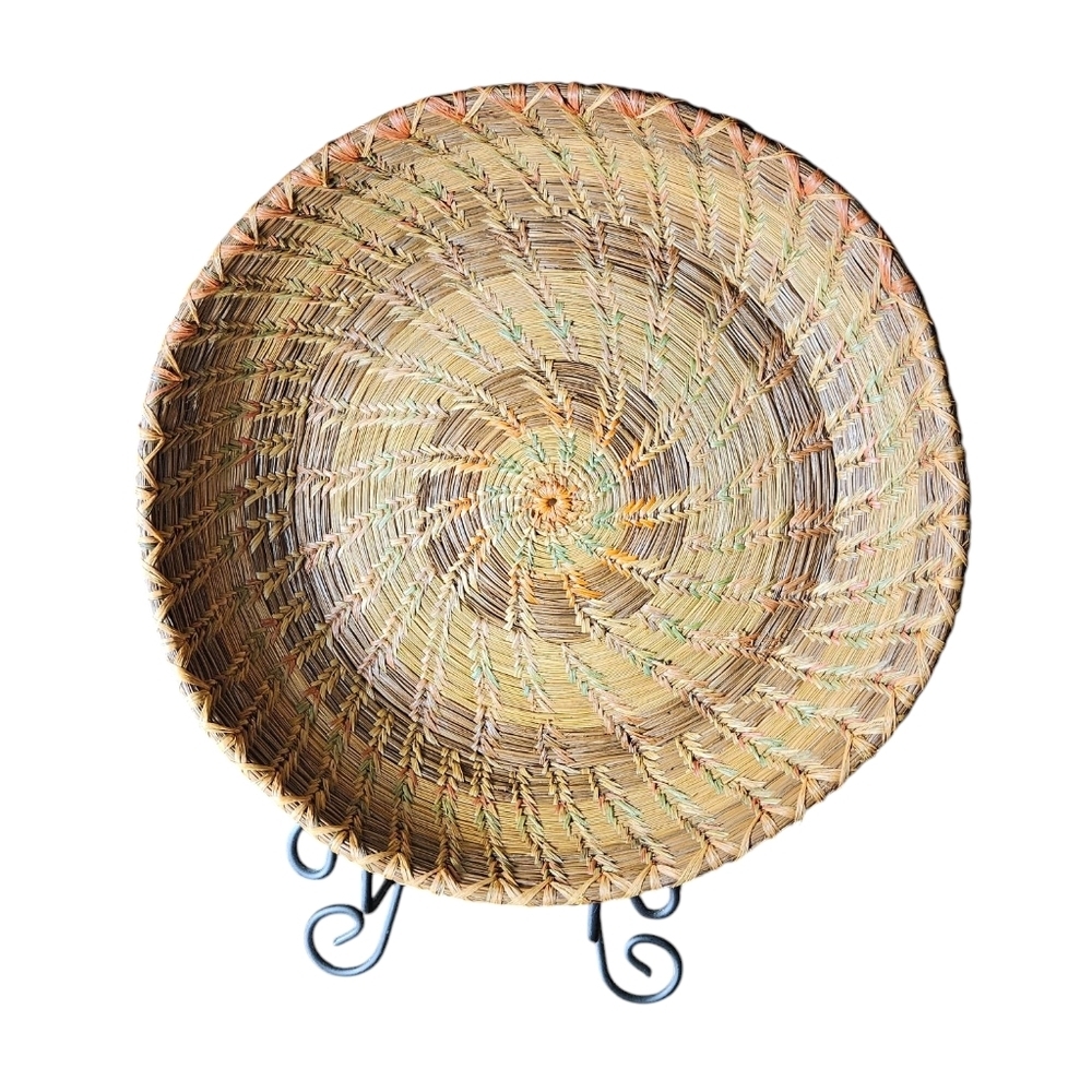 Beautiful Primitive handwoven 12 Inche Basket.